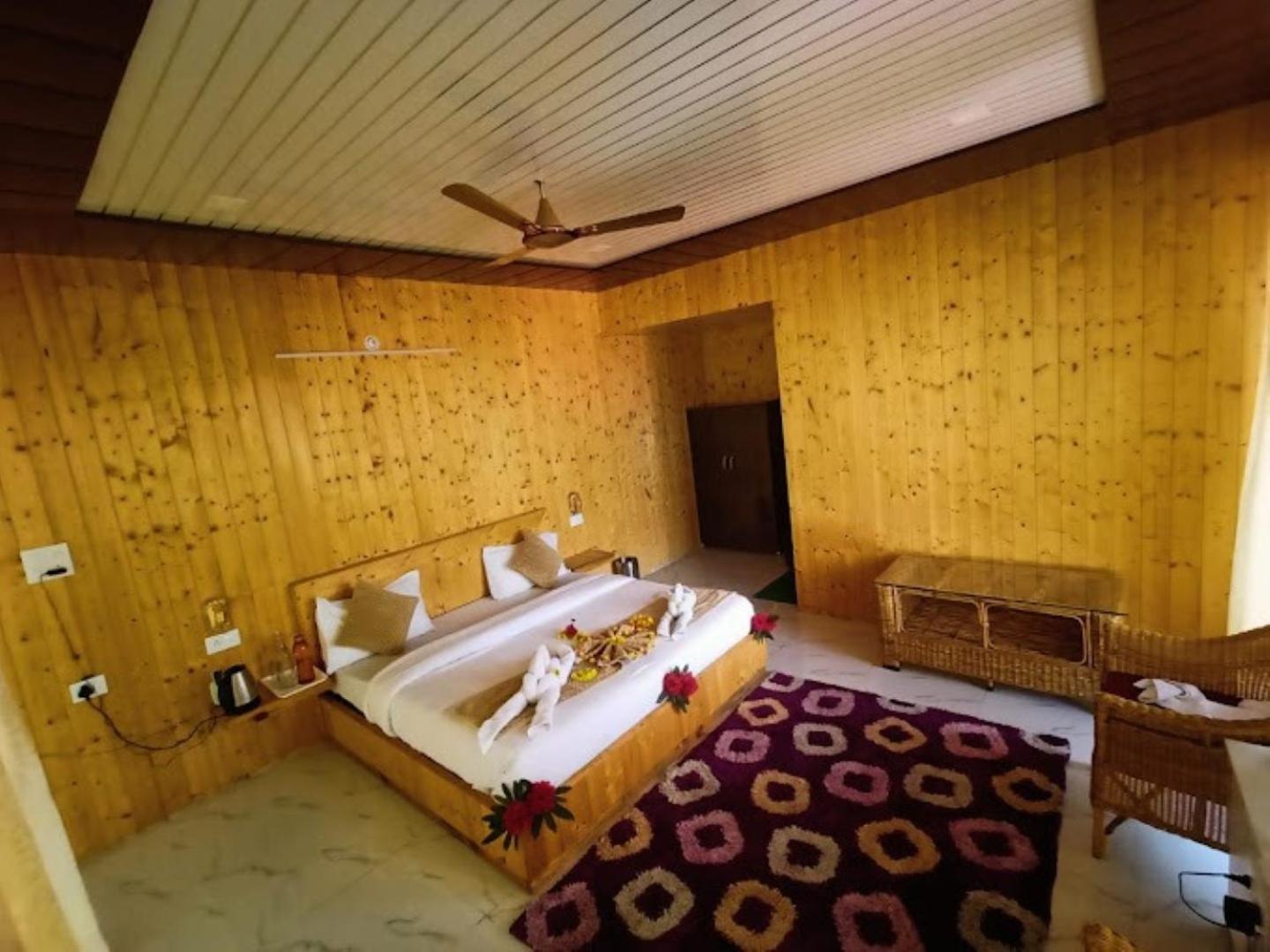 The Village Retreat Resort , Guptkashi Gupta Kashi ภายนอก รูปภาพ